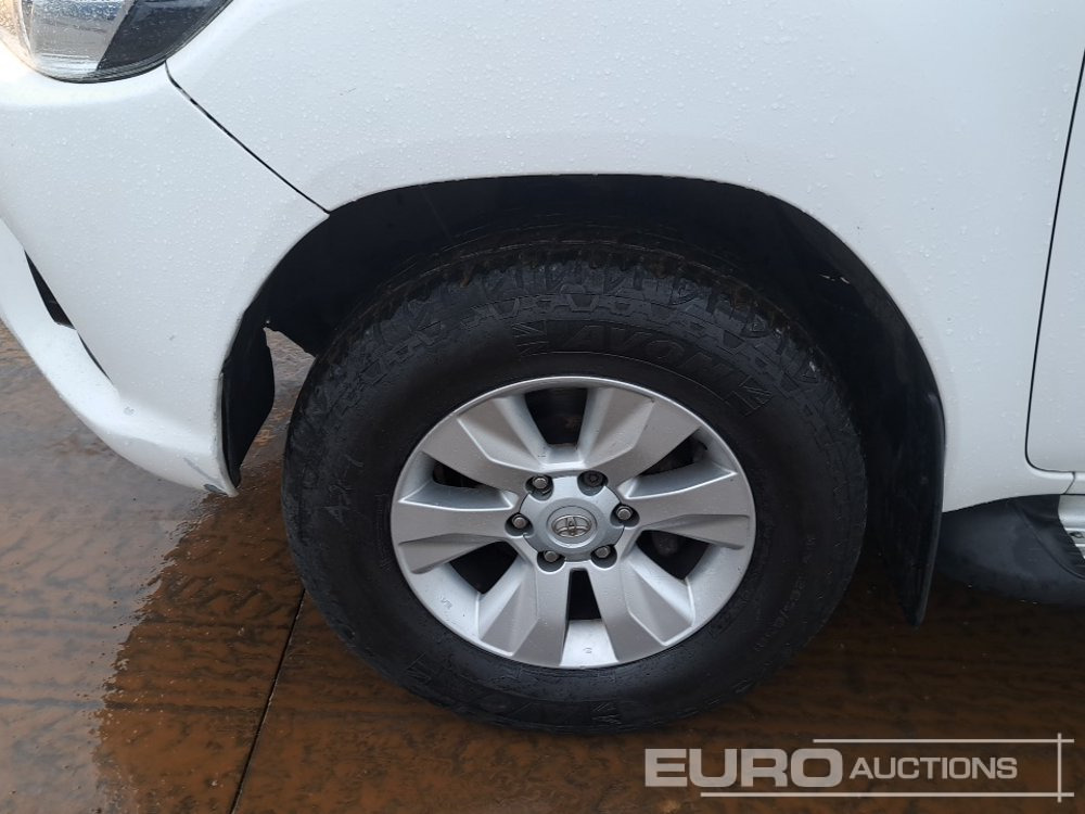 Pikaps 2017 Toyota Hilux: foto 9