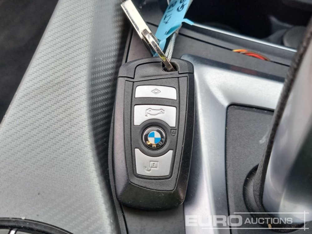 Vieglā automašīna 2018 BMW 330E M Sport: foto 33