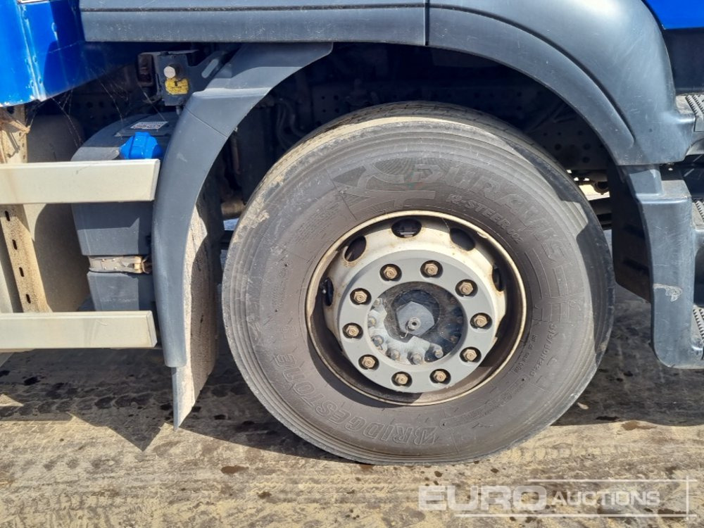 Kravas automašīna ar slēgto virsbūvi 2018 Iveco Stralis 310: foto 12