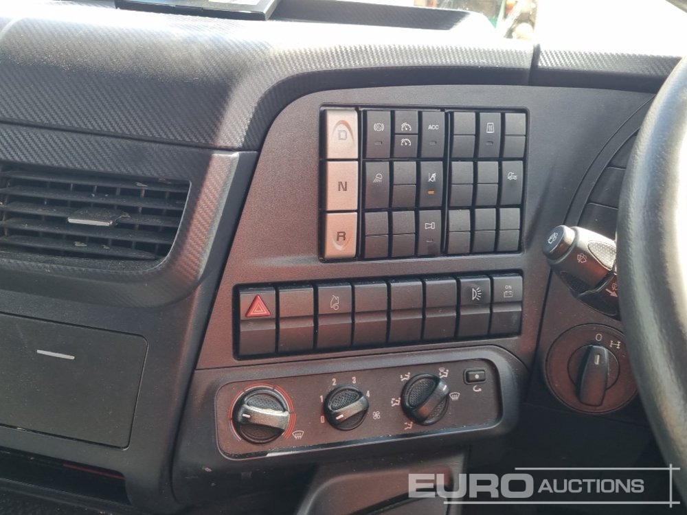 Kravas automašīna ar slēgto virsbūvi 2018 Iveco Stralis 310: foto 24