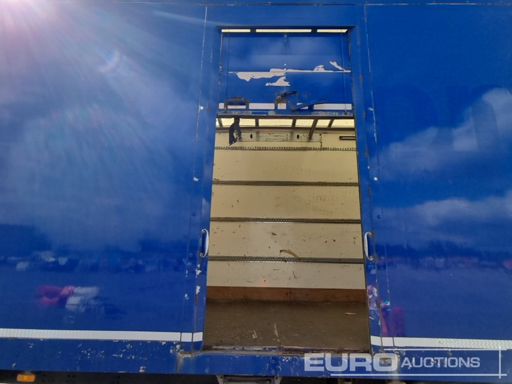 Kravas automašīna ar slēgto virsbūvi 2018 Iveco Stralis 310: foto 17