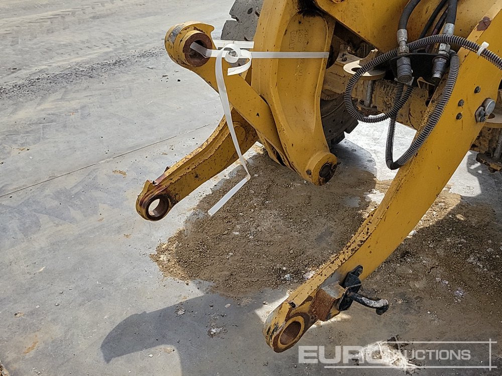 Riteņu iekrāvējs 2019 CAT 908M: foto 34