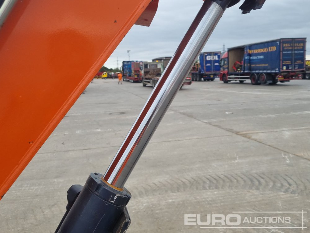 Mini-ekskavators 2019 Hitachi ZX26U-6 CR: foto 18