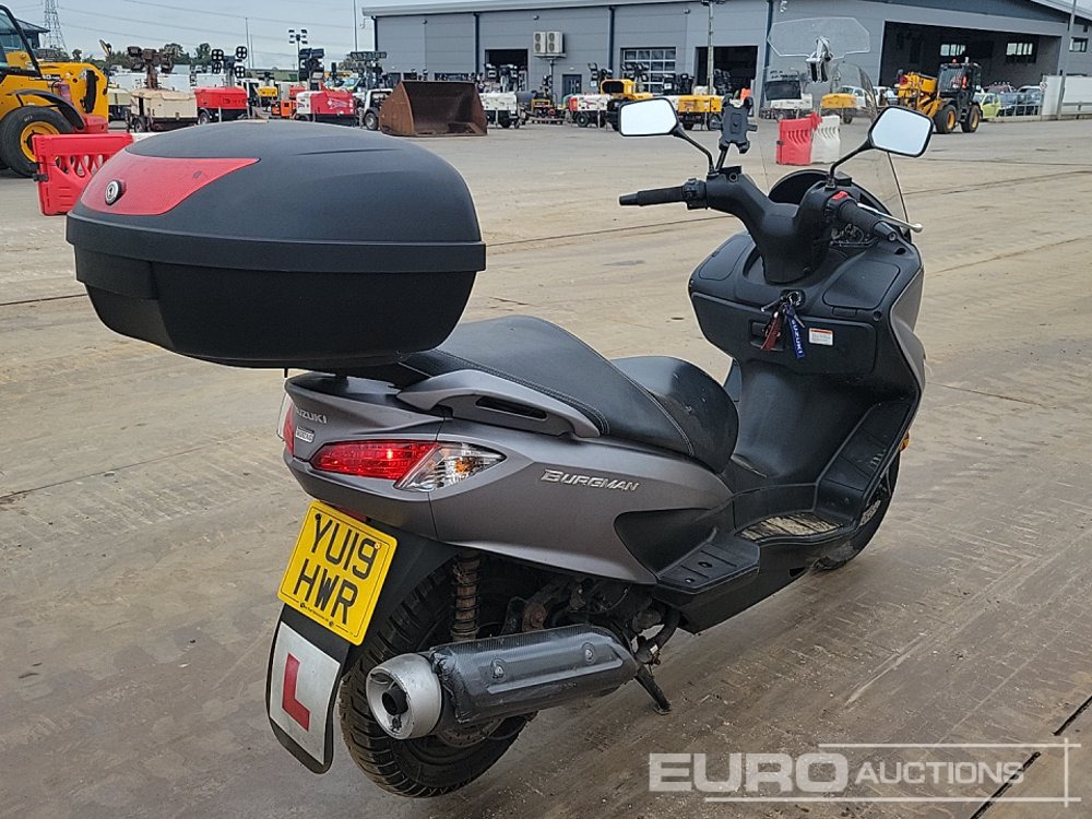 2019 Suzuki Burgman - Motocikls: foto 5 2019 Suzuki Burgman - Motocikls: foto 5