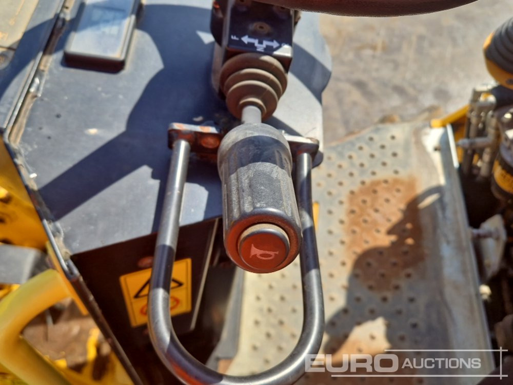 Mini pašizgāzējs 2020 JCB 1T-2: foto 33