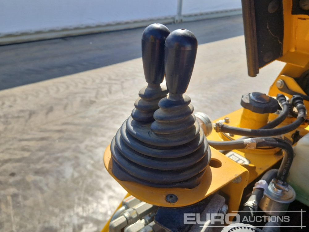 Mini pašizgāzējs 2020 JCB 1T-2: foto 31