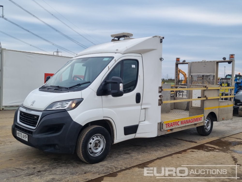 2020 Peugeot Boxer 335 - Automašīna ar kravas platformu: foto 1 2020 Peugeot Boxer 335 - Automašīna ar kravas platformu: foto 1