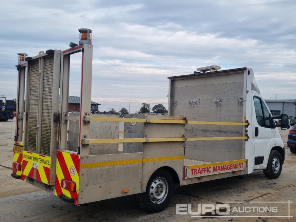 2020 Peugeot Boxer 335 - Automašīna ar kravas platformu: foto 5 2020 Peugeot Boxer 335 - Automašīna ar kravas platformu: foto 5