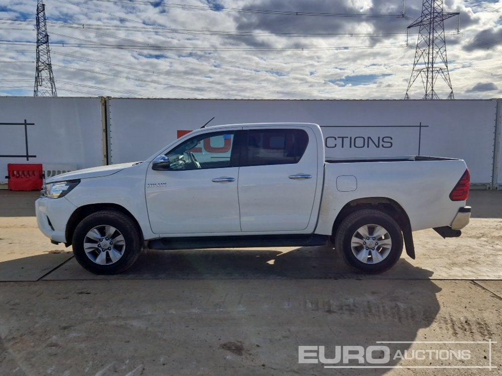 2020 Toyota Hilux Icon - Pikaps: foto 2 2020 Toyota Hilux Icon - Pikaps: foto 2