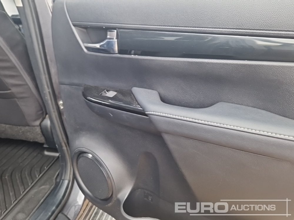 Pikaps 2023 Toyota Hilux: foto 22