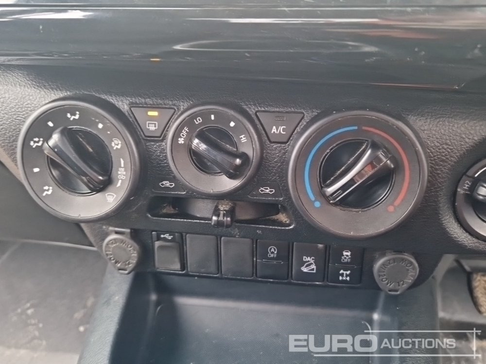 Pikaps 2023 Toyota Hilux: foto 36