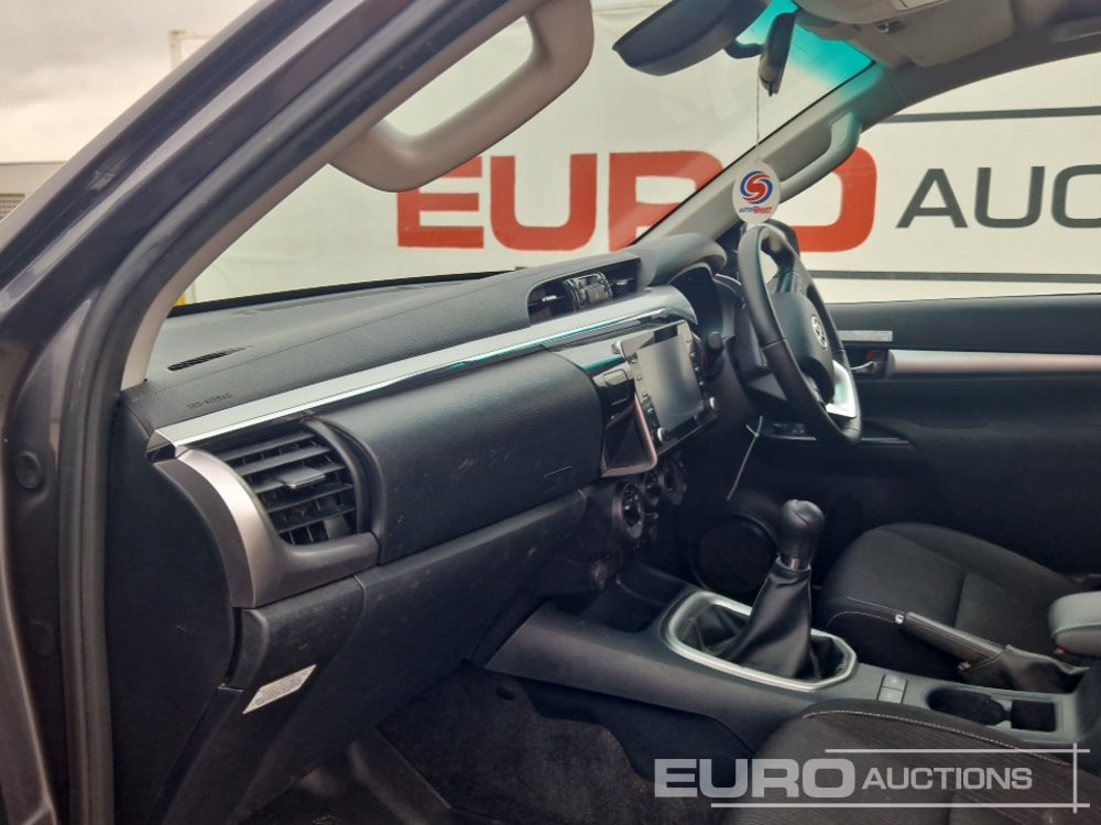 Pikaps 2023 Toyota Hilux: foto 14