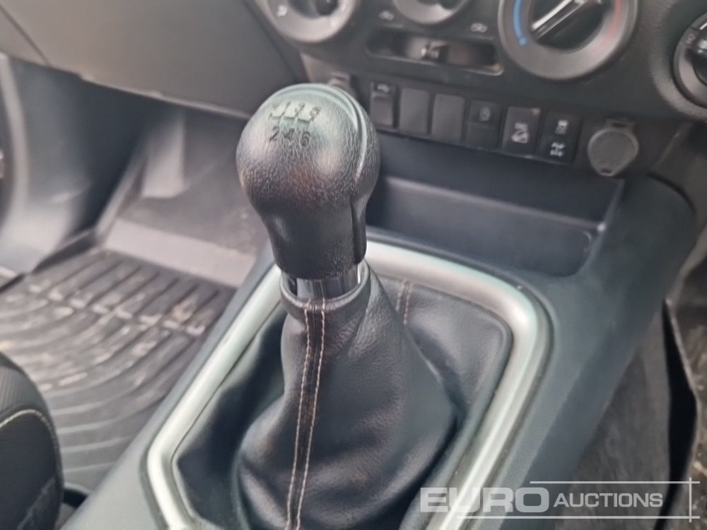 Pikaps 2023 Toyota Hilux: foto 37