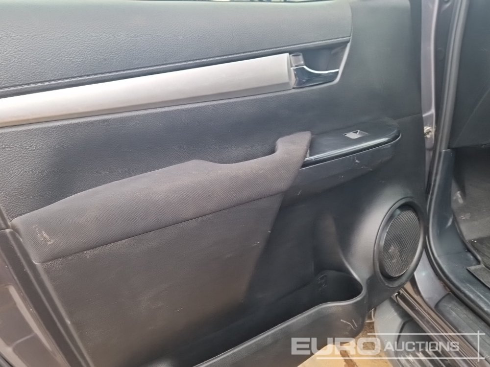 Pikaps 2023 Toyota Hilux: foto 13