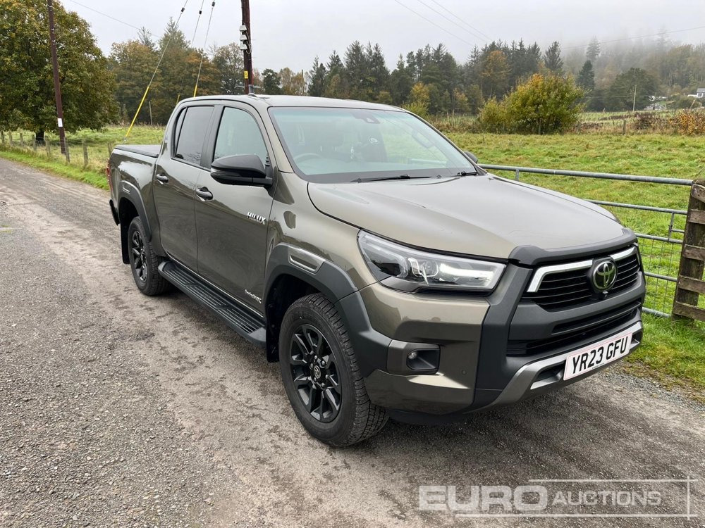 2023 Toyota Hilux Invincible X - Pikaps: foto 1 2023 Toyota Hilux Invincible X - Pikaps: foto 1