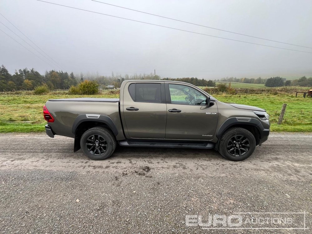 2023 Toyota Hilux Invincible X - Pikaps: foto 2 2023 Toyota Hilux Invincible X - Pikaps: foto 2
