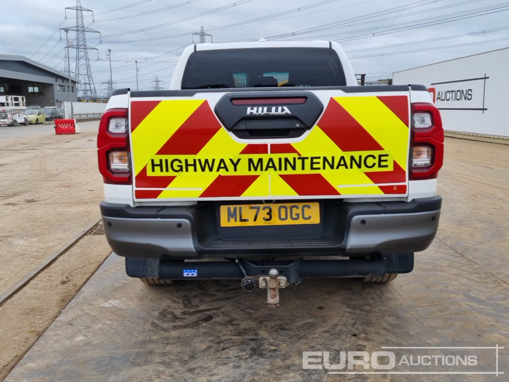 2023 Toyota Hilux Invincible X - Pikaps: foto 4 2023 Toyota Hilux Invincible X - Pikaps: foto 4