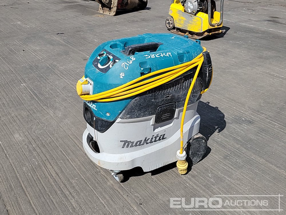2217 Makita 110Volt Industrial Vacuum Cleaner - Celtniecības maisītājs: foto 1 2217 Makita 110Volt Industrial Vacuum Cleaner - Celtniecības maisītājs: foto 1