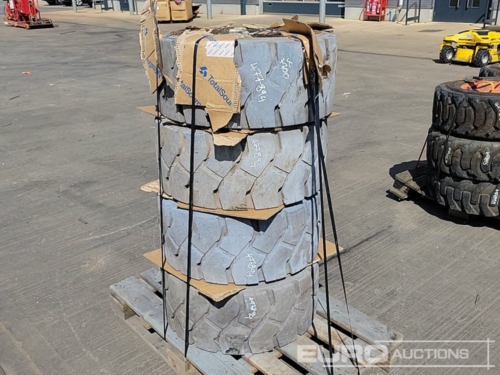 28x12x22 Tyre & Rim (4 of) - Riepa: foto 1 28x12x22 Tyre & Rim (4 of) - Riepa: foto 1