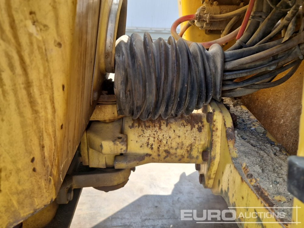 Veltnis Bomag
Bomag Roller

Bomag Roller

 BW138AD: foto 15