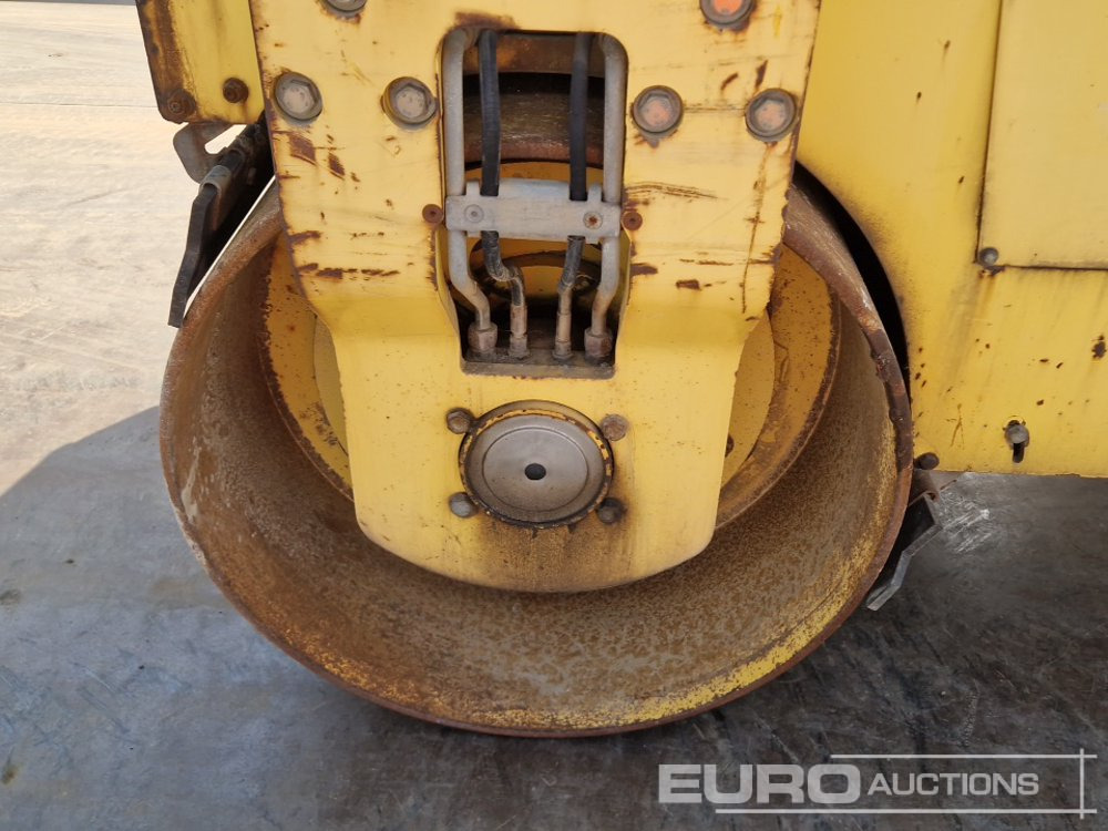 Veltnis Bomag
Bomag Roller

Bomag Roller

 BW138AD: foto 14