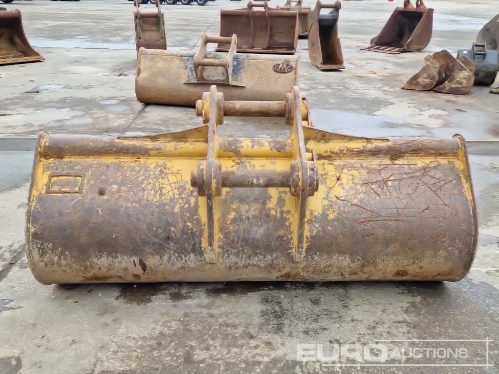 CAT 82" Ditching Bucket 80mm Pin to suit 20 Ton Excavator - Kauss: foto 4 CAT 82" Ditching Bucket 80mm Pin to suit 20 Ton Excavator - Kauss: foto 4