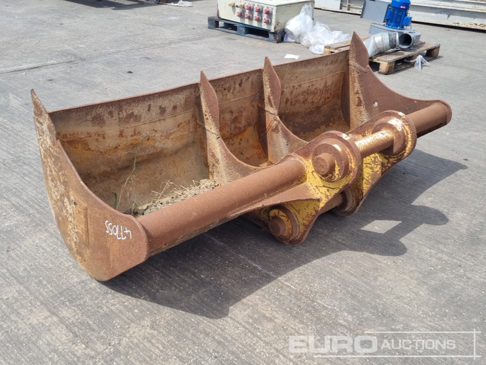 CAT 82" Ditching Bucket 80mm Pin to suit 20 Ton Excavator - Kauss: foto 3 CAT 82" Ditching Bucket 80mm Pin to suit 20 Ton Excavator - Kauss: foto 3