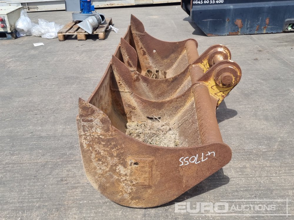 CAT 82" Ditching Bucket 80mm Pin to suit 20 Ton Excavator - Kauss: foto 2 CAT 82" Ditching Bucket 80mm Pin to suit 20 Ton Excavator - Kauss: foto 2