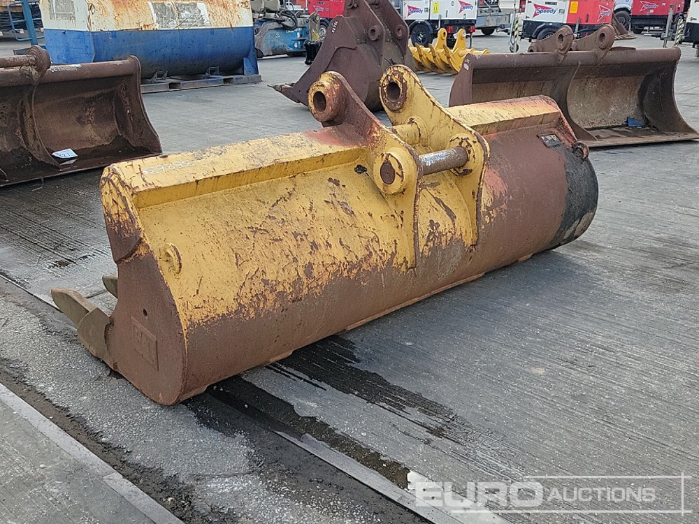 CAT 94" Ditching Bucket 80mm Pin to suit 20 Ton Excavator - Kauss: foto 3 CAT 94" Ditching Bucket 80mm Pin to suit 20 Ton Excavator - Kauss: foto 3