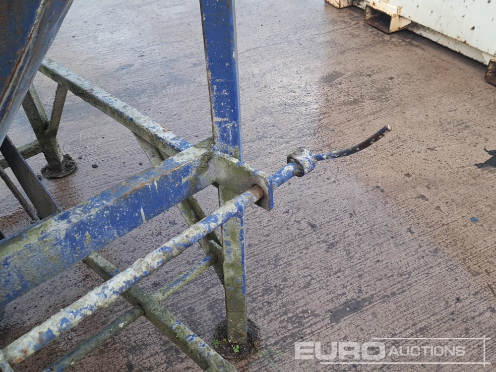 Izgāžams konteiners Concrete Skip to suit Crane: foto 15