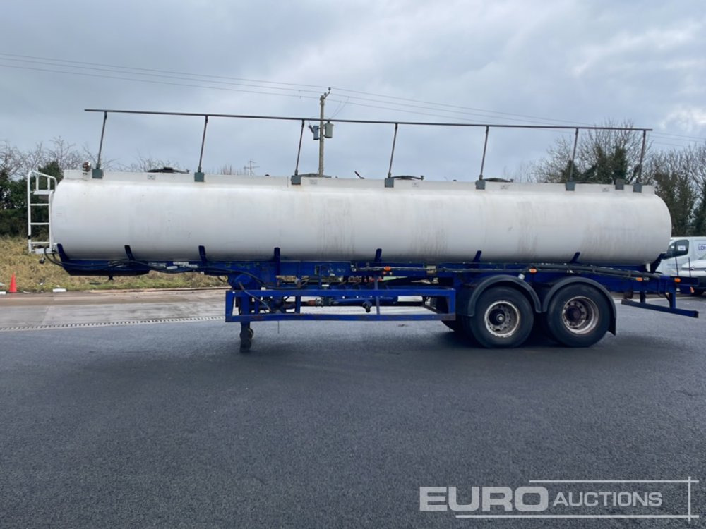 Crane Fruehauf Twin Axle Tanker - Puspiekabe cisterna: foto 2 Crane Fruehauf Twin Axle Tanker - Puspiekabe cisterna: foto 2