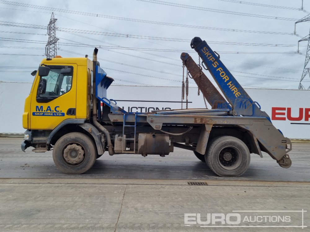 DAF LF55.220 - Būvgružu konteineru vedējs: foto 2 DAF LF55.220 - Būvgružu konteineru vedējs: foto 2