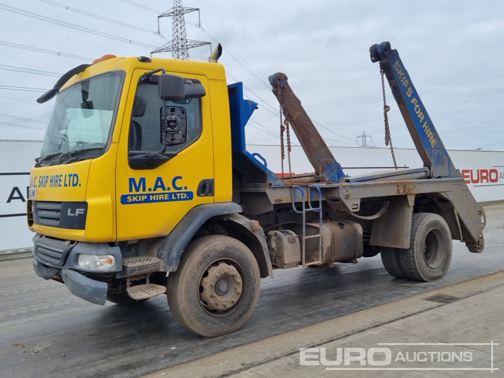DAF LF55.220 - Būvgružu konteineru vedējs: foto 1 DAF LF55.220 - Būvgružu konteineru vedējs: foto 1
