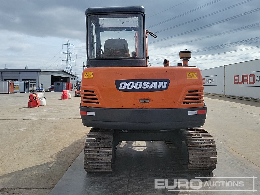 Doosan DH55-V - Mini-ekskavators: foto 4 Doosan DH55-V - Mini-ekskavators: foto 4