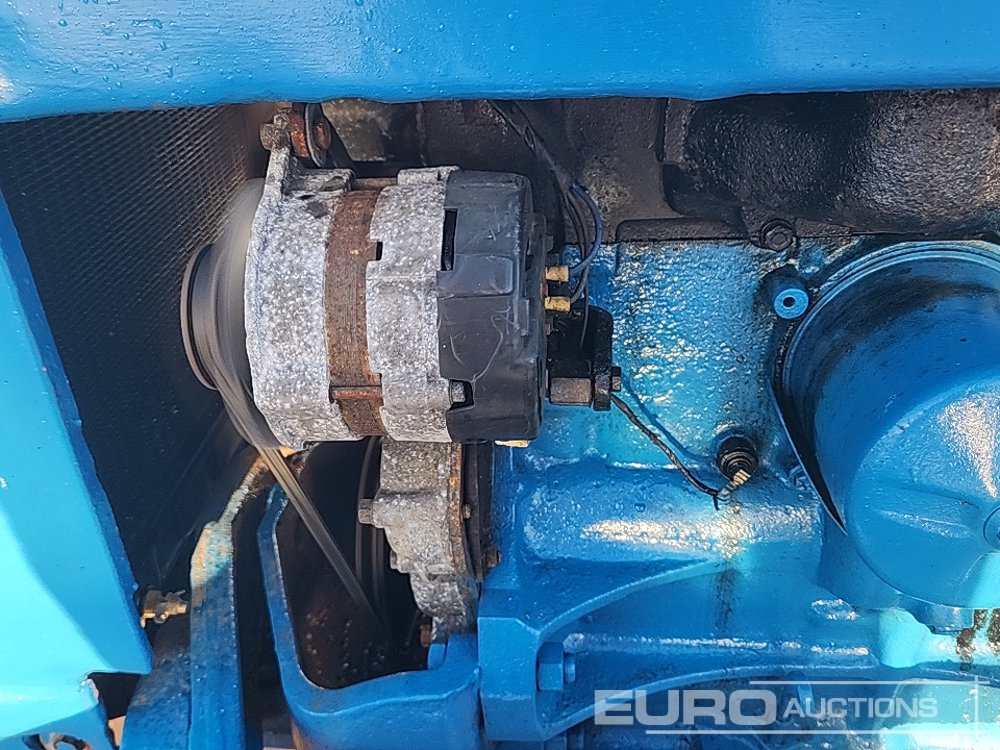 Traktors Ford 2WD Tractor: foto 24 Traktors Ford 2WD Tractor: foto 24