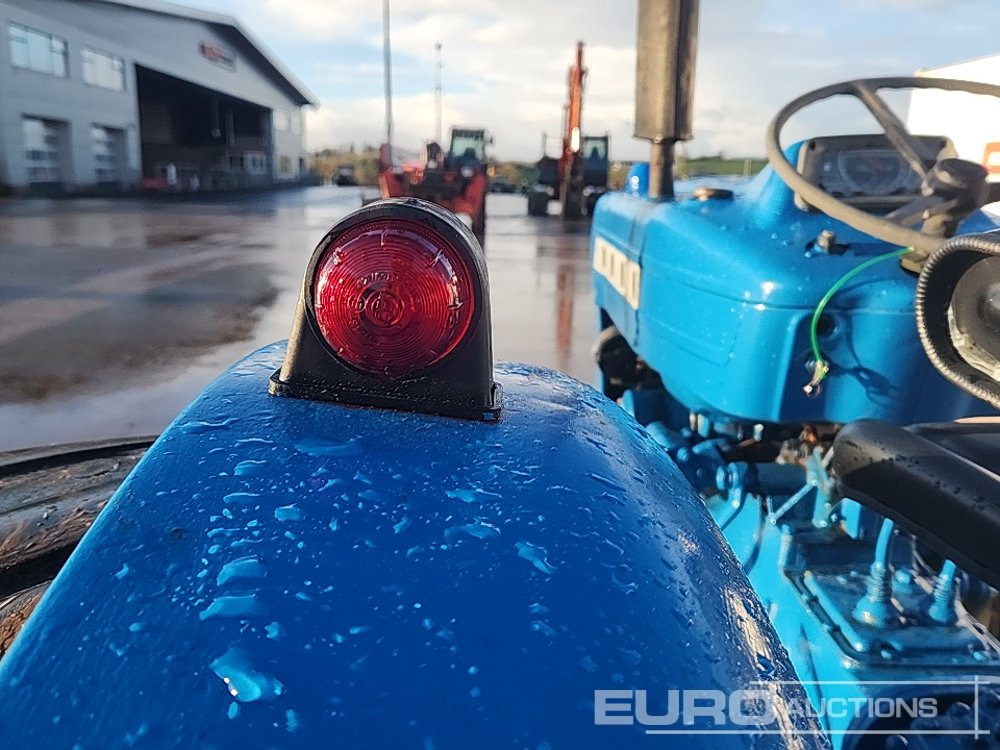 Traktors Ford 2WD Tractor: foto 19 Traktors Ford 2WD Tractor: foto 19