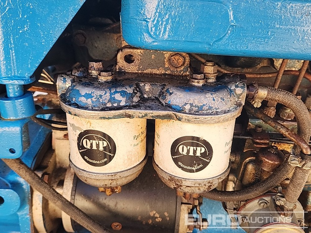 Traktors Ford 2WD Tractor: foto 27 Traktors Ford 2WD Tractor: foto 27