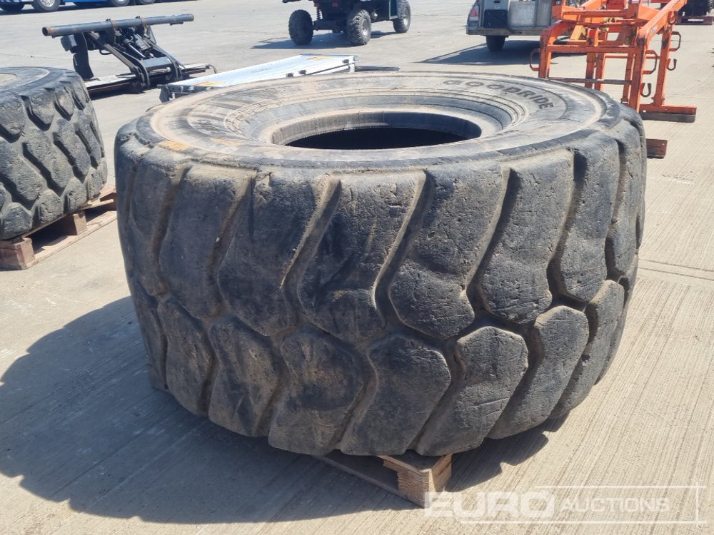Goodride 875/65R29 Tyre (1 of), Solideal 29.5R25 Tyre (1 of) - Riepa: foto 3 Goodride 875/65R29 Tyre (1 of), Solideal 29.5R25 Tyre (1 of) - Riepa: foto 3