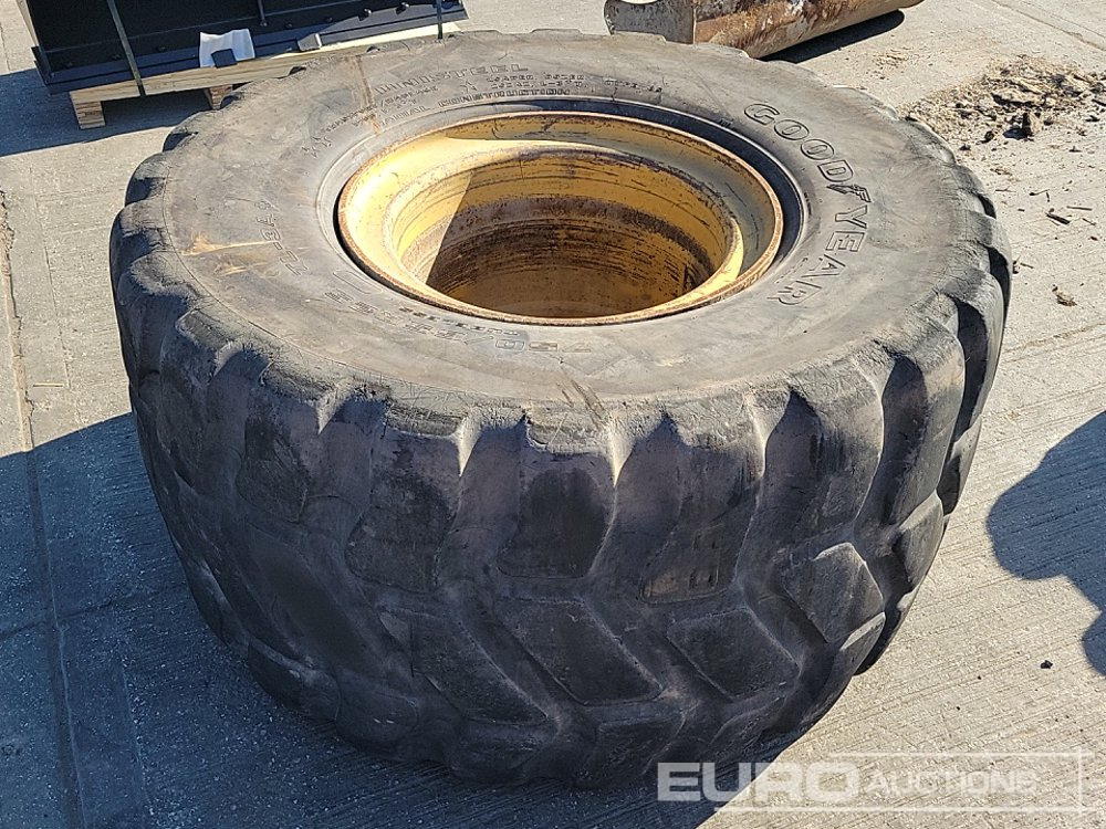Goodyear 750/65 R25 Tyre & Rim - Riepa: foto 4 Goodyear 750/65 R25 Tyre & Rim - Riepa: foto 4