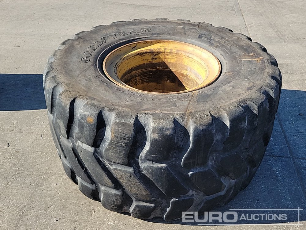 Goodyear 750/65 R25 Tyre & Rim - Riepa: foto 1 Goodyear 750/65 R25 Tyre & Rim - Riepa: foto 1