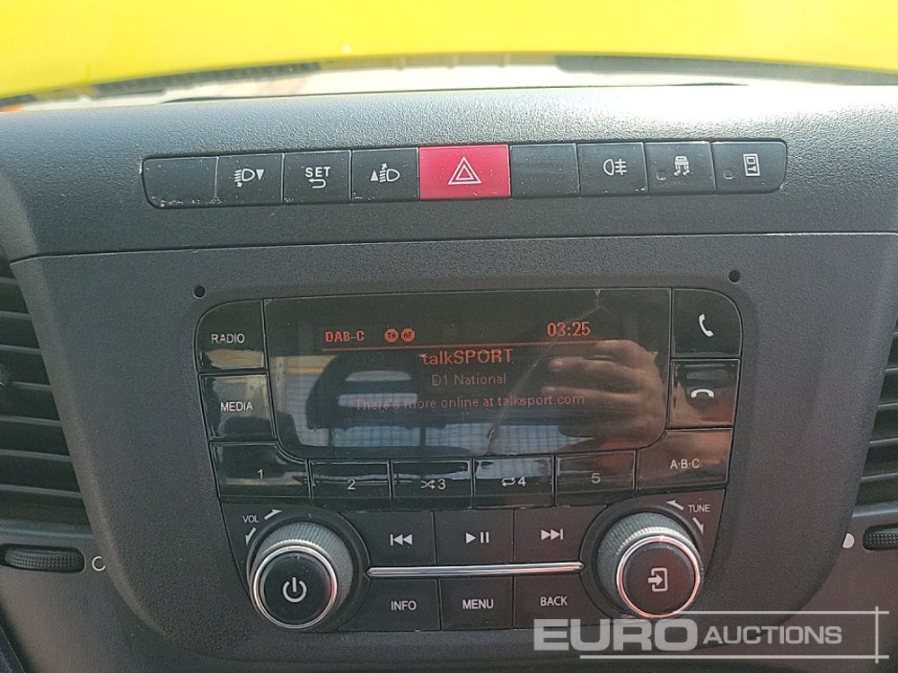 Automašīna ar kravas platformu Iveco 35-140: foto 42
