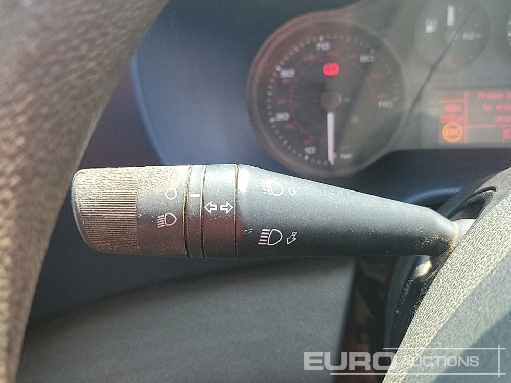 Automašīna ar kravas platformu Iveco 35-140: foto 35