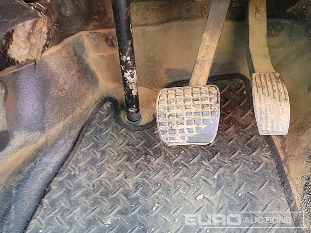 Automašīna ar kravas platformu Iveco 35-140: foto 32
