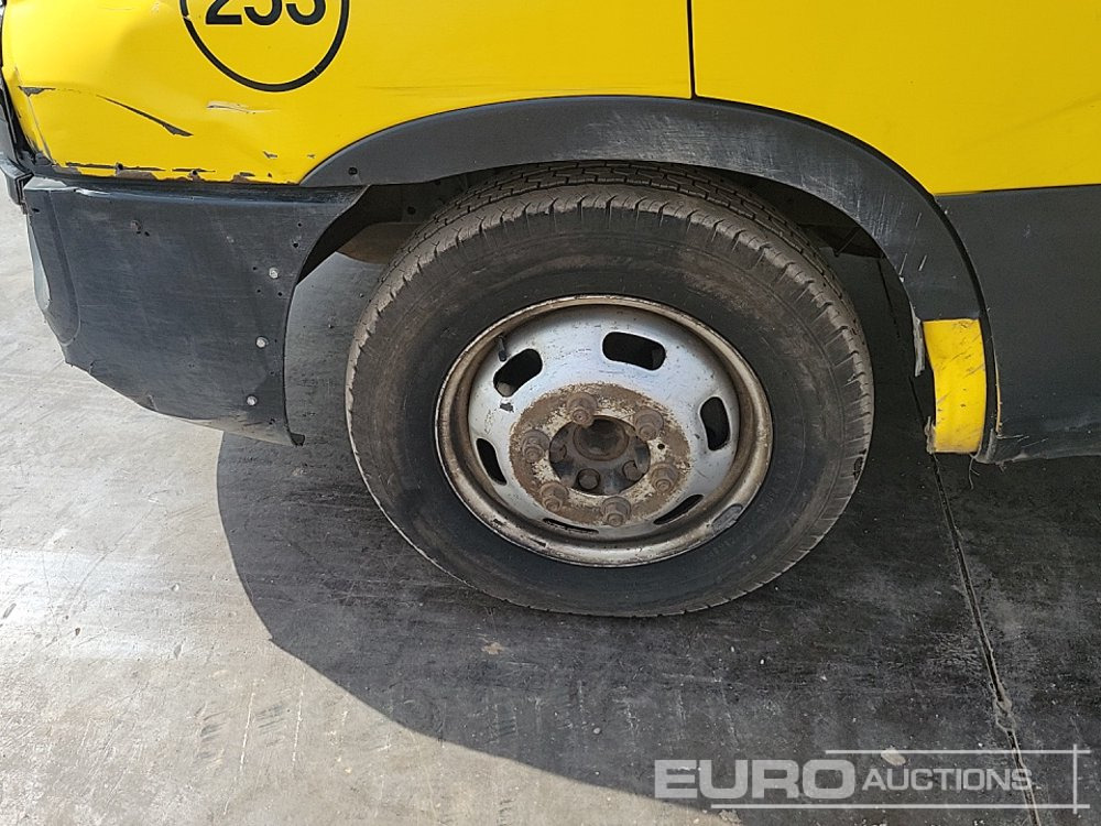 Automašīna ar kravas platformu Iveco 35-140: foto 9