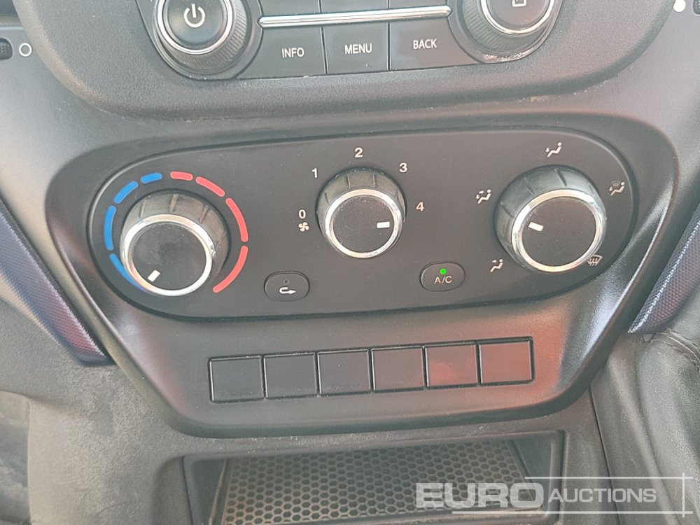 Automašīna ar kravas platformu Iveco 35-140: foto 41