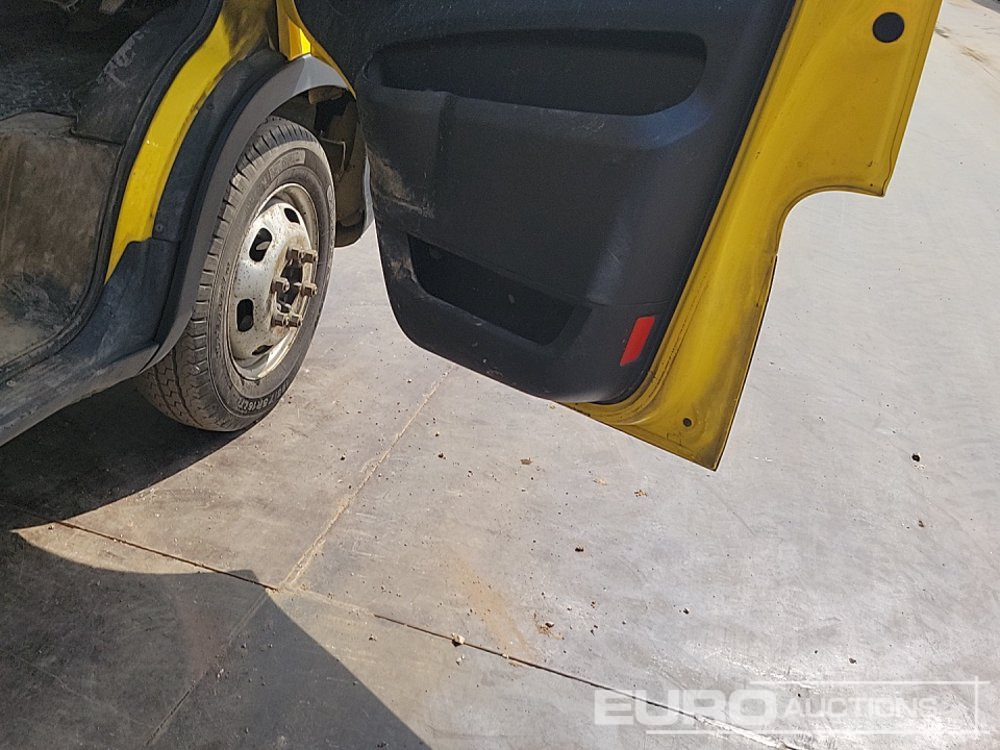 Automašīna ar kravas platformu Iveco 35-140: foto 30