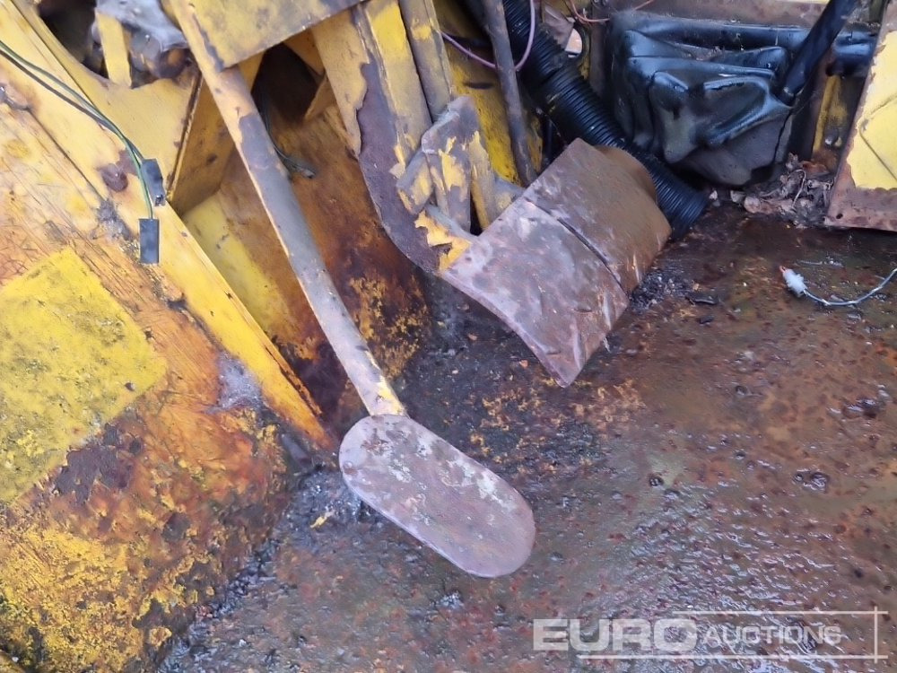 Teleskopiskais iekrāvējs JCB 520-4: foto 41