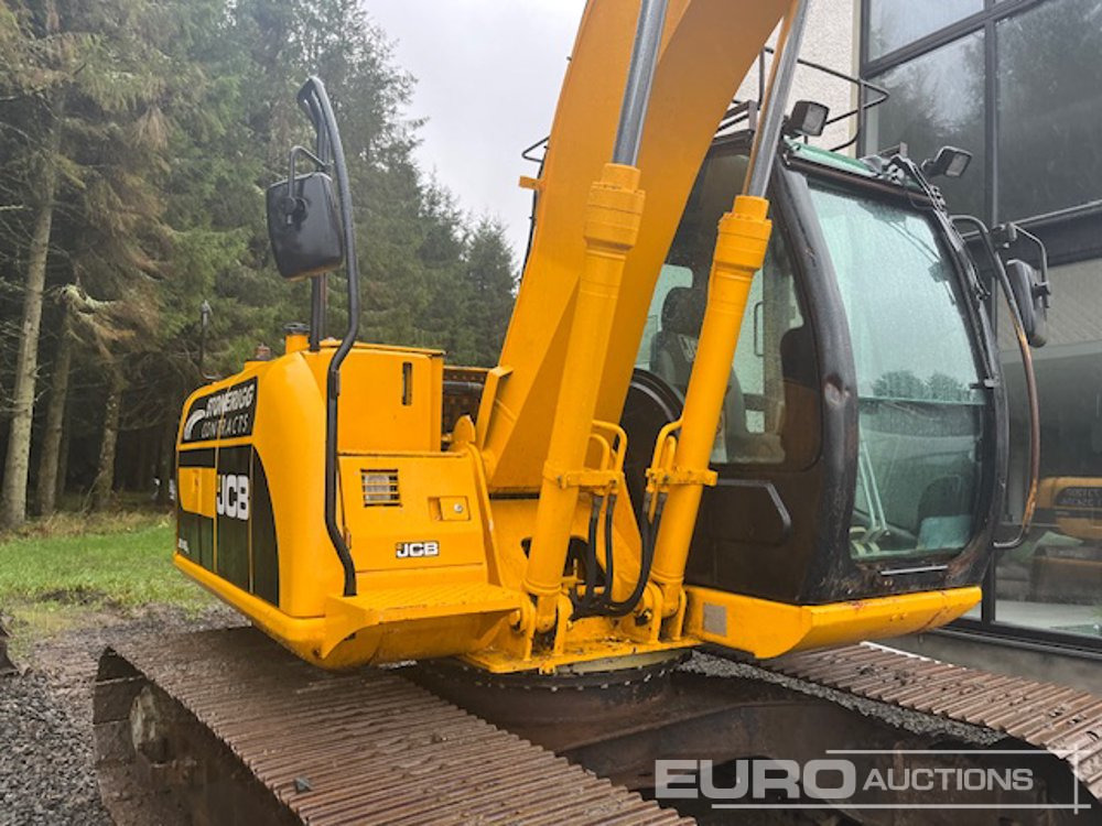 JCB JS130 - Kāpurķēžu ekskavators: foto 1 JCB JS130 - Kāpurķēžu ekskavators: foto 1