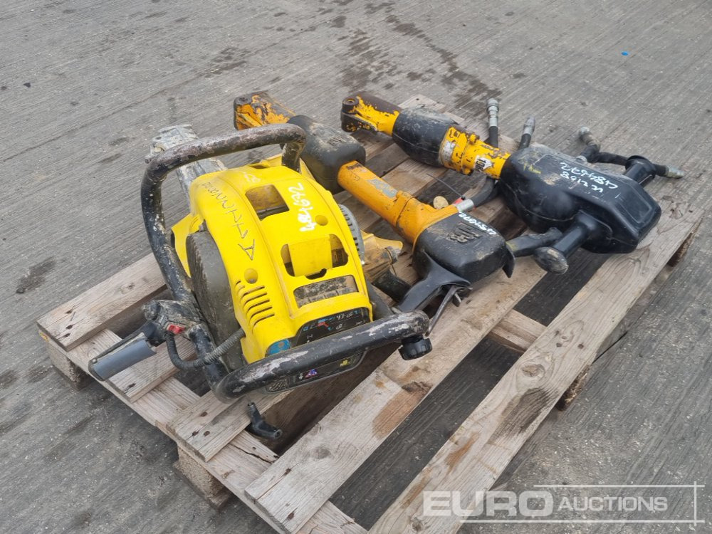 JCB Pneumatic Hand Held Breaker (2 of), Atlas Copco Petrol Hand Held Breaker - Asfalta ieklāšanas tehnika: foto 2 JCB Pneumatic Hand Held Breaker (2 of), Atlas Copco Petrol Hand Held Breaker - Asfalta ieklāšanas tehnika: foto 2
