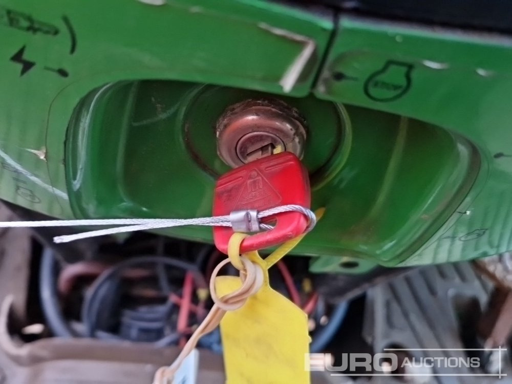 Mini traktors John Deere 4520: foto 34